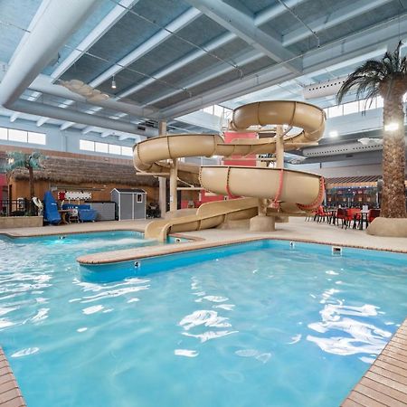 Ramada By Wyndham Sioux Falls Airport - Waterpark Resort & Event Center Dış mekan fotoğraf