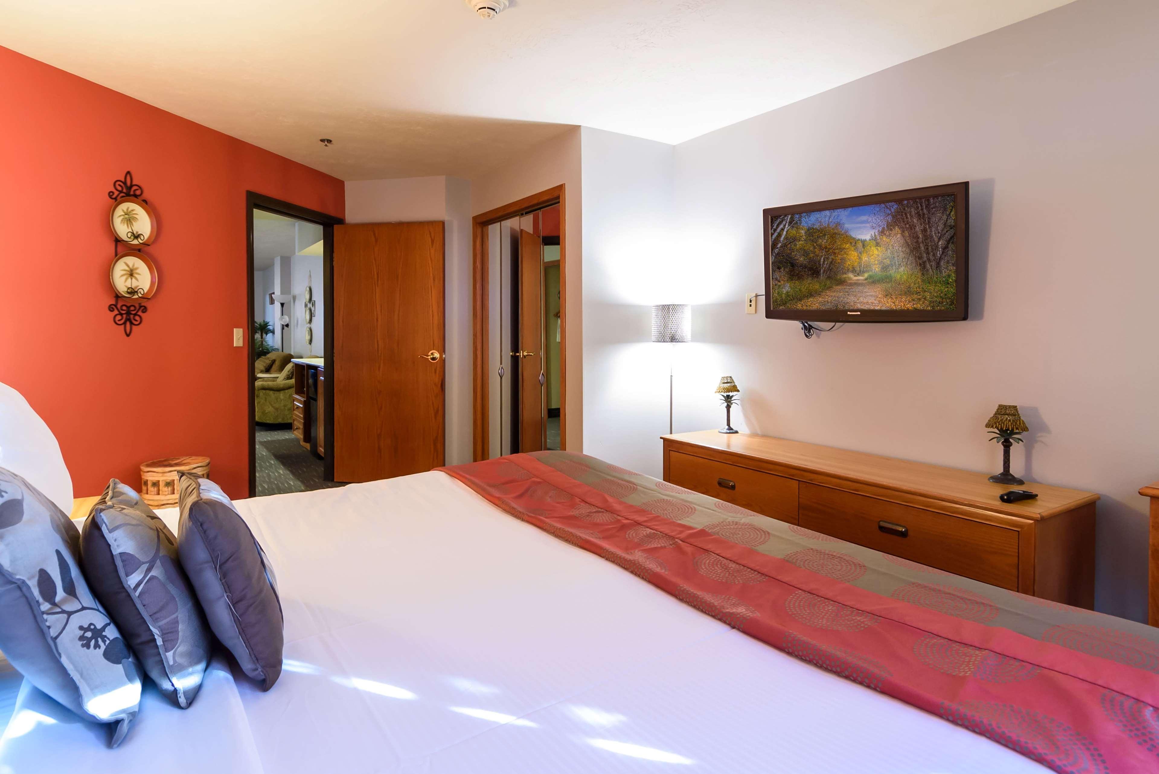 Ramada By Wyndham Sioux Falls Airport - Waterpark Resort & Event Center Dış mekan fotoğraf