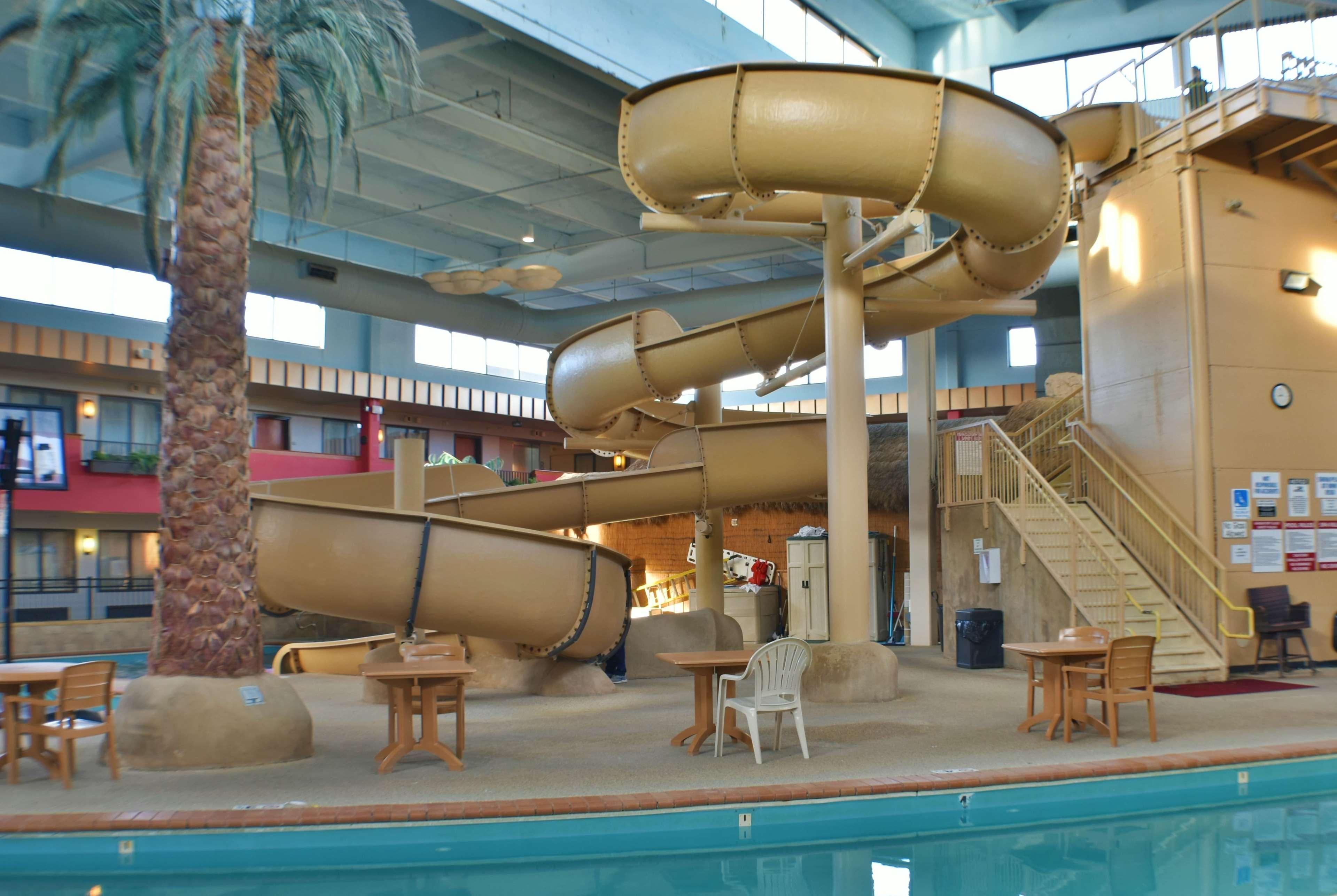 Ramada By Wyndham Sioux Falls Airport - Waterpark Resort & Event Center Dış mekan fotoğraf
