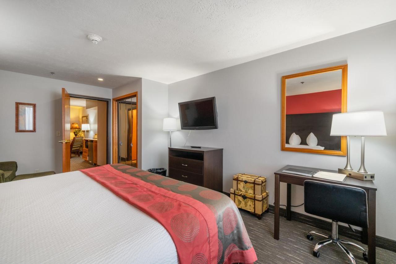 Ramada By Wyndham Sioux Falls Airport - Waterpark Resort & Event Center Dış mekan fotoğraf