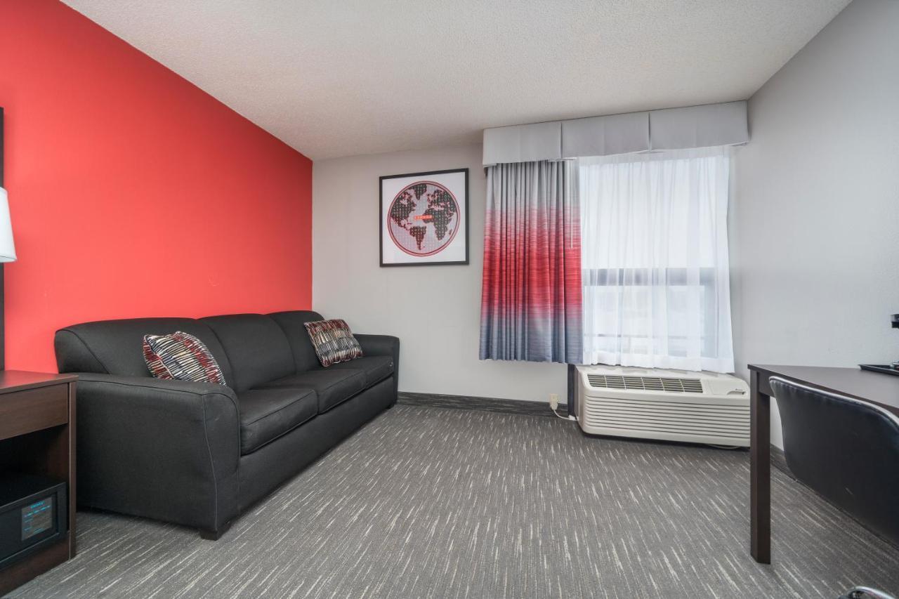 Ramada By Wyndham Sioux Falls Airport - Waterpark Resort & Event Center Dış mekan fotoğraf
