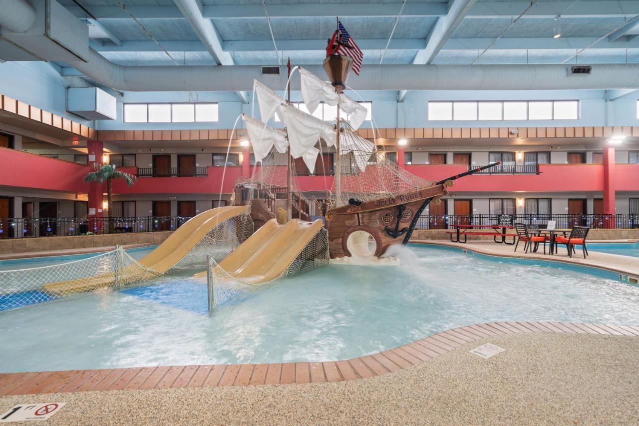 Ramada By Wyndham Sioux Falls Airport - Waterpark Resort & Event Center Dış mekan fotoğraf