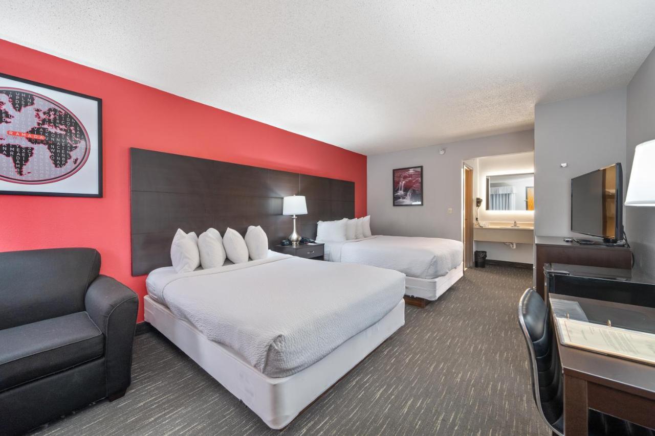 Ramada By Wyndham Sioux Falls Airport - Waterpark Resort & Event Center Dış mekan fotoğraf