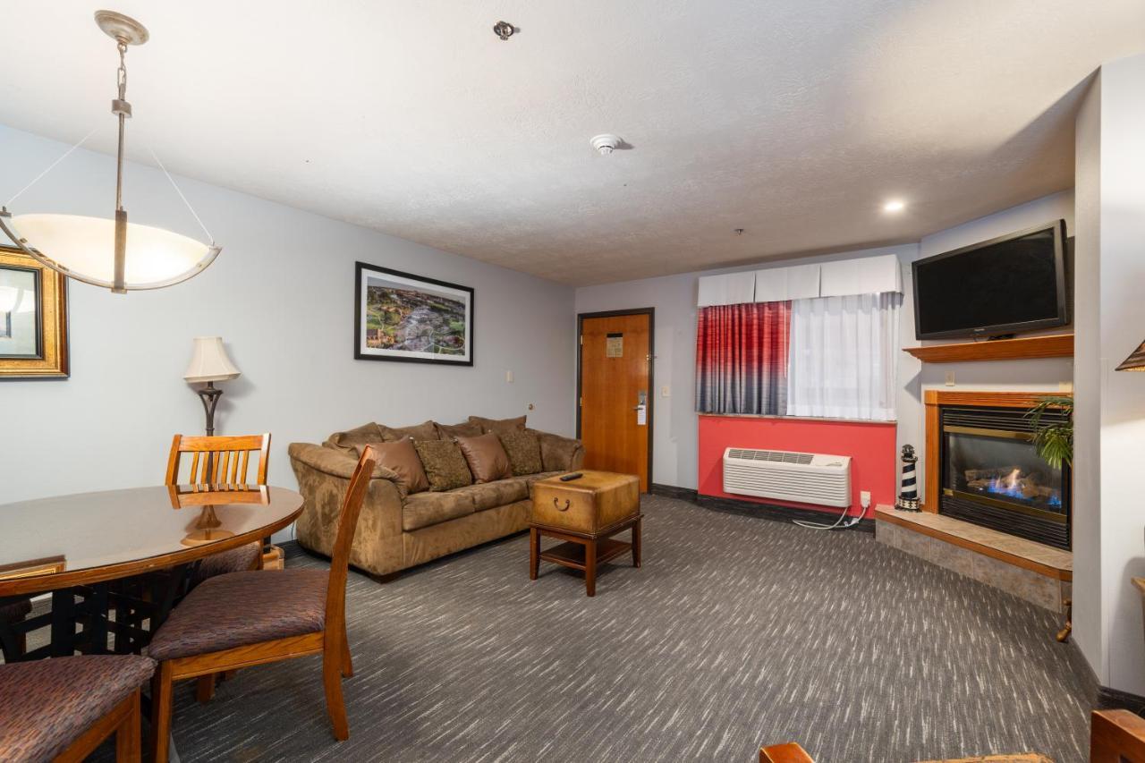 Ramada By Wyndham Sioux Falls Airport - Waterpark Resort & Event Center Dış mekan fotoğraf