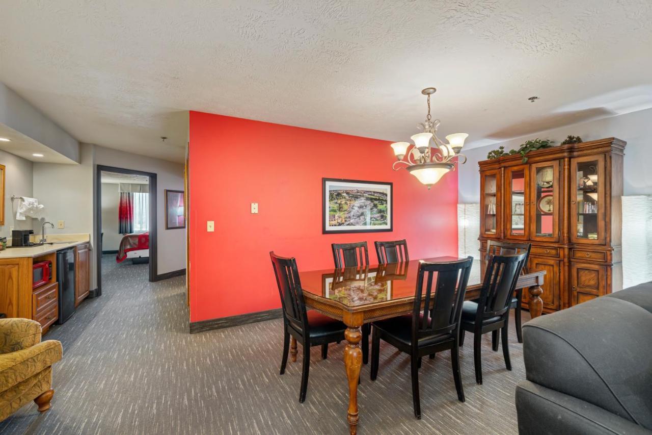Ramada By Wyndham Sioux Falls Airport - Waterpark Resort & Event Center Dış mekan fotoğraf