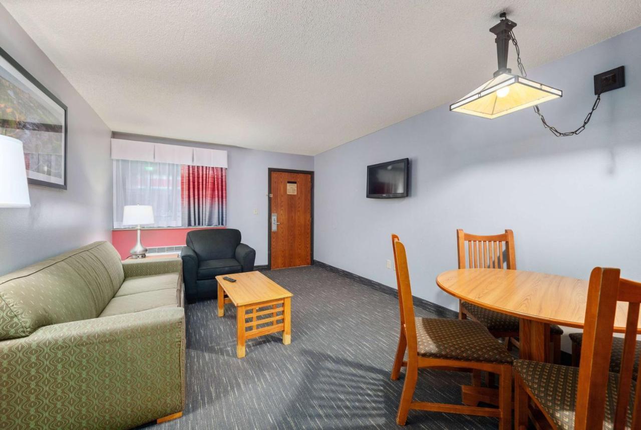 Ramada By Wyndham Sioux Falls Airport - Waterpark Resort & Event Center Dış mekan fotoğraf