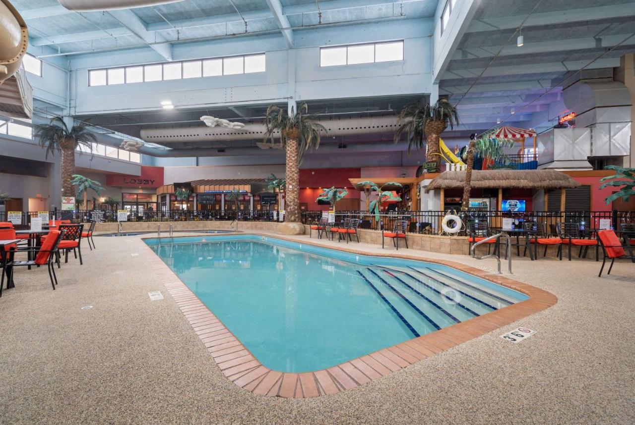 Ramada By Wyndham Sioux Falls Airport - Waterpark Resort & Event Center Dış mekan fotoğraf