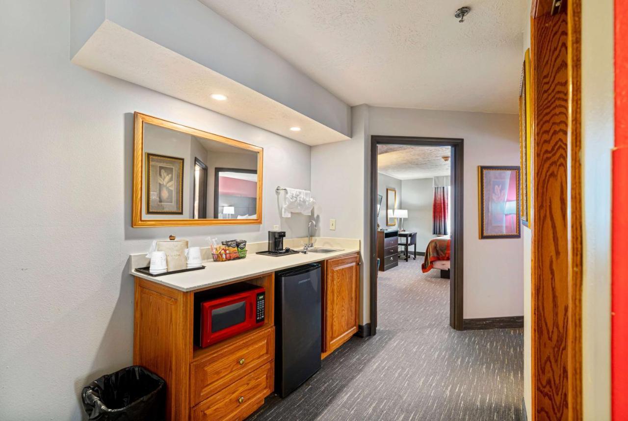 Ramada By Wyndham Sioux Falls Airport - Waterpark Resort & Event Center Dış mekan fotoğraf