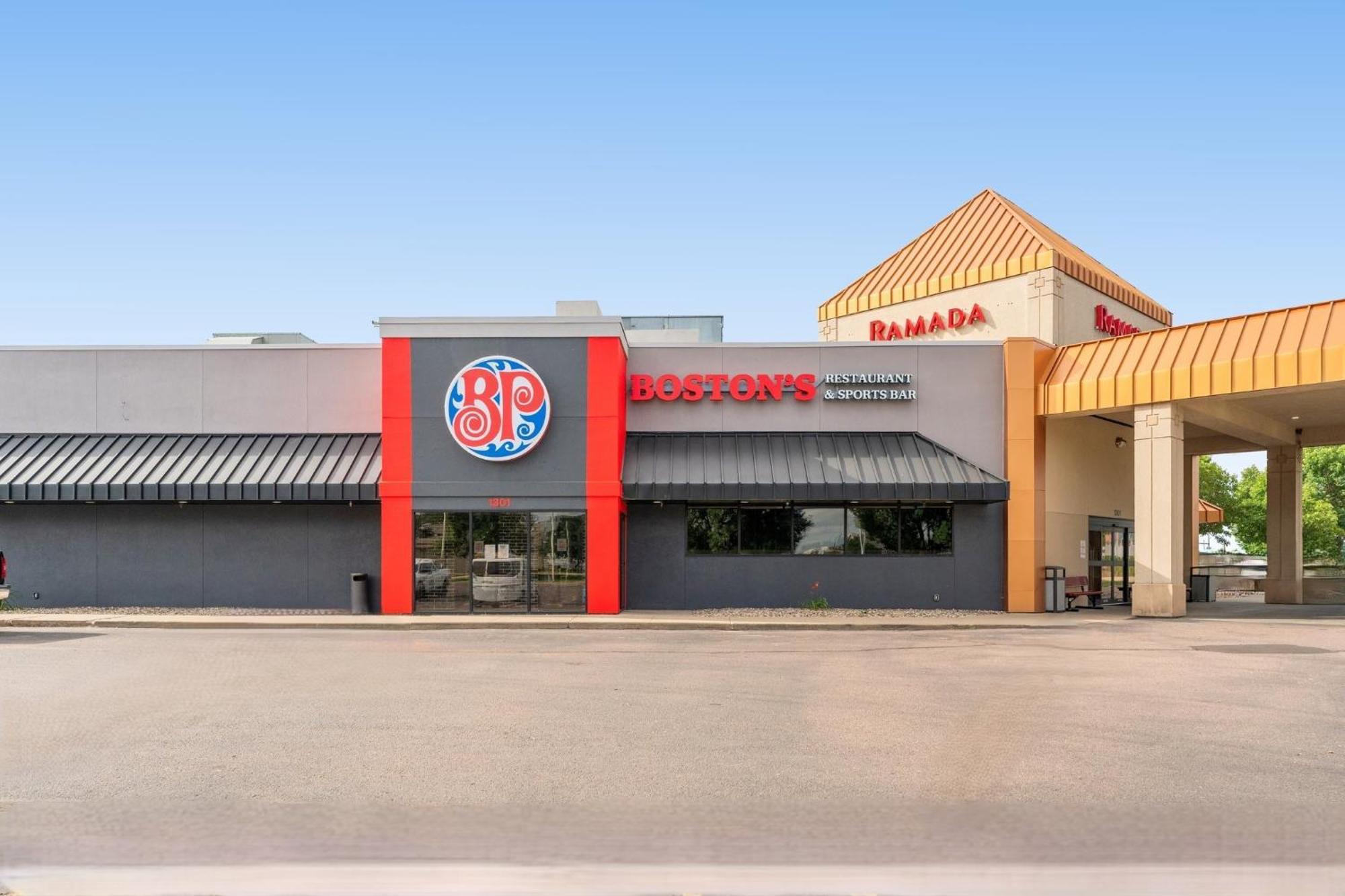 Ramada By Wyndham Sioux Falls Airport - Waterpark Resort & Event Center Dış mekan fotoğraf