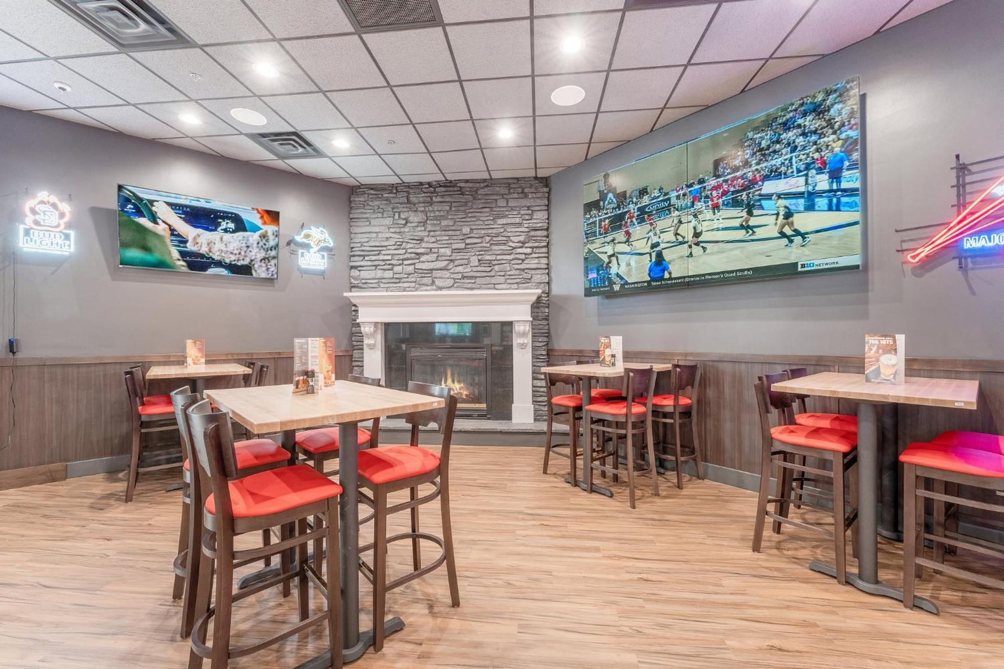 Ramada By Wyndham Sioux Falls Airport - Waterpark Resort & Event Center Dış mekan fotoğraf