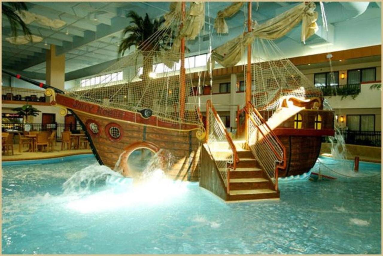 Ramada By Wyndham Sioux Falls Airport - Waterpark Resort & Event Center Dış mekan fotoğraf
